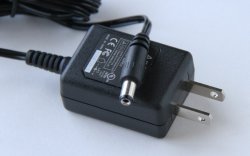 画像1: 小型高信頼ACアダプタ 5V2A コンセント直結型(郵便発送)